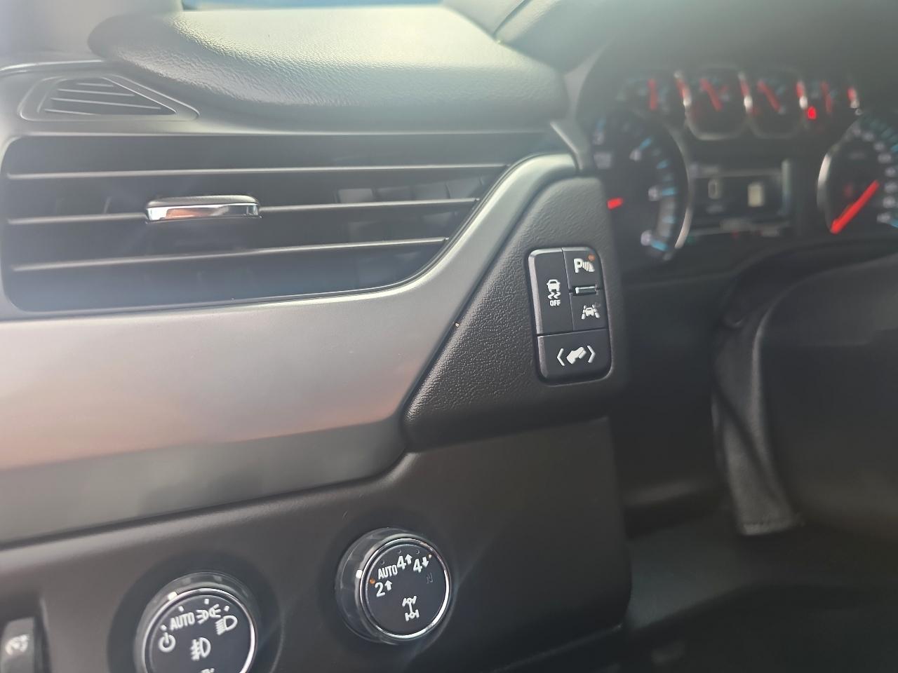 Chevrolet Tahoe 4WD 4dr LT 2018