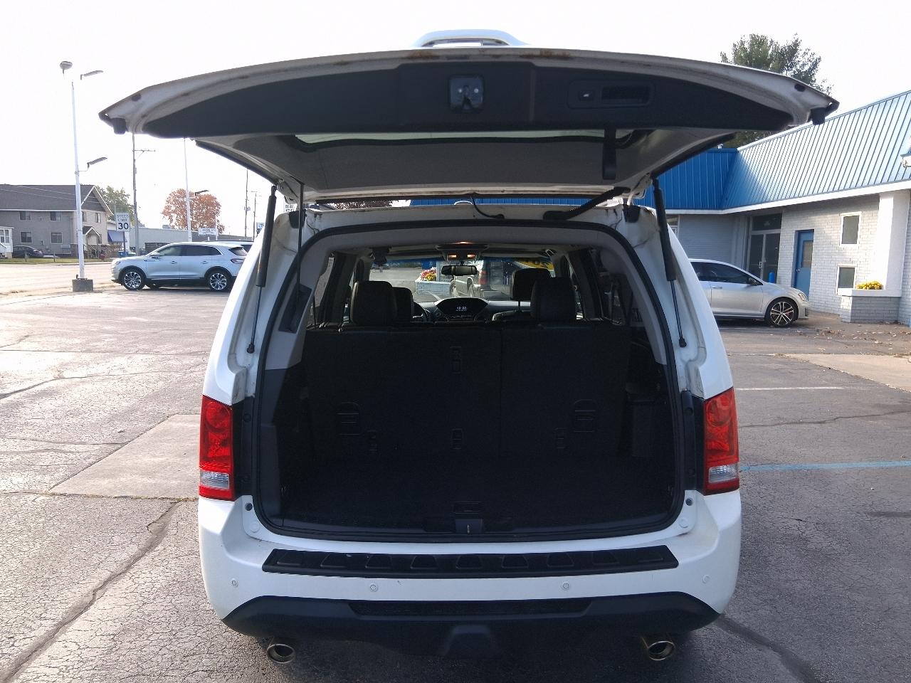 Honda Pilot 4WD 4dr Touring w/RES & Navi 2014