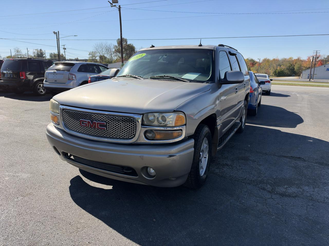 GMC Yukon Denali 4dr AWD 2004