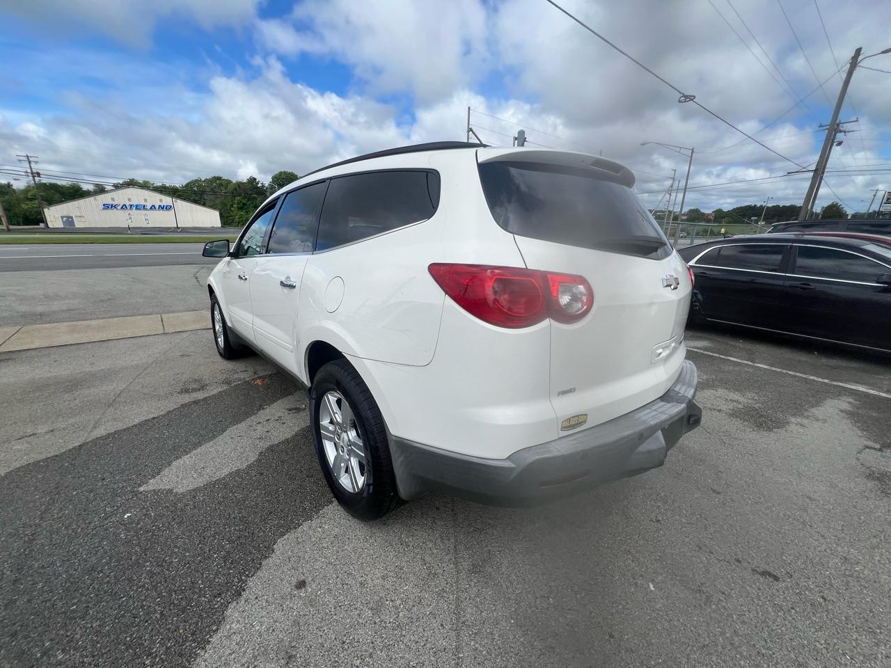 Chevrolet Traverse AWD 4dr LT w/2LT 2011