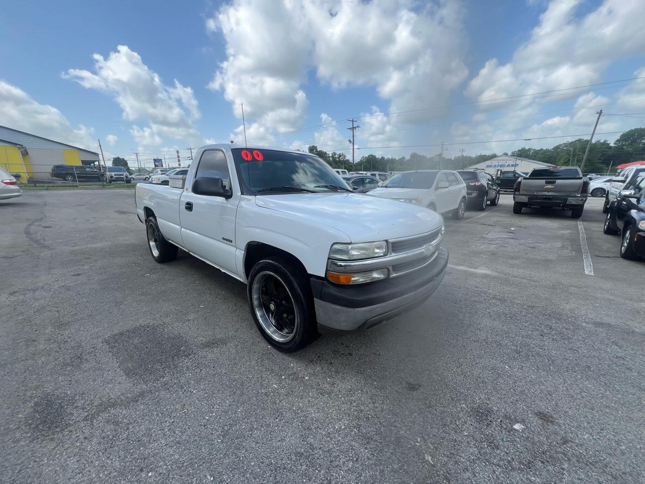 Chevrolet Silverado 1500 Reg Cab 133.0" WB 2000
