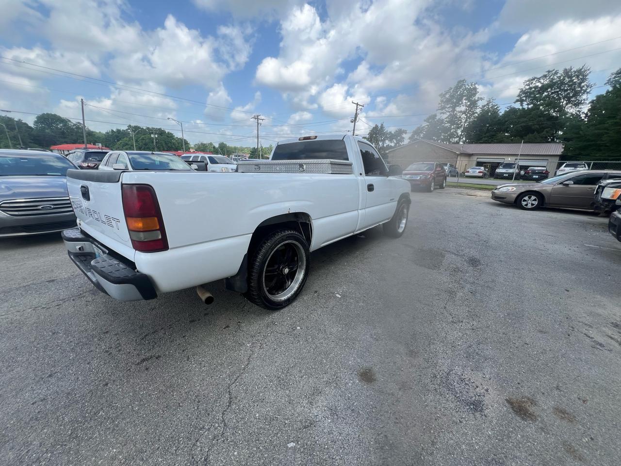 Chevrolet Silverado 1500 Reg Cab 133.0" WB 2000