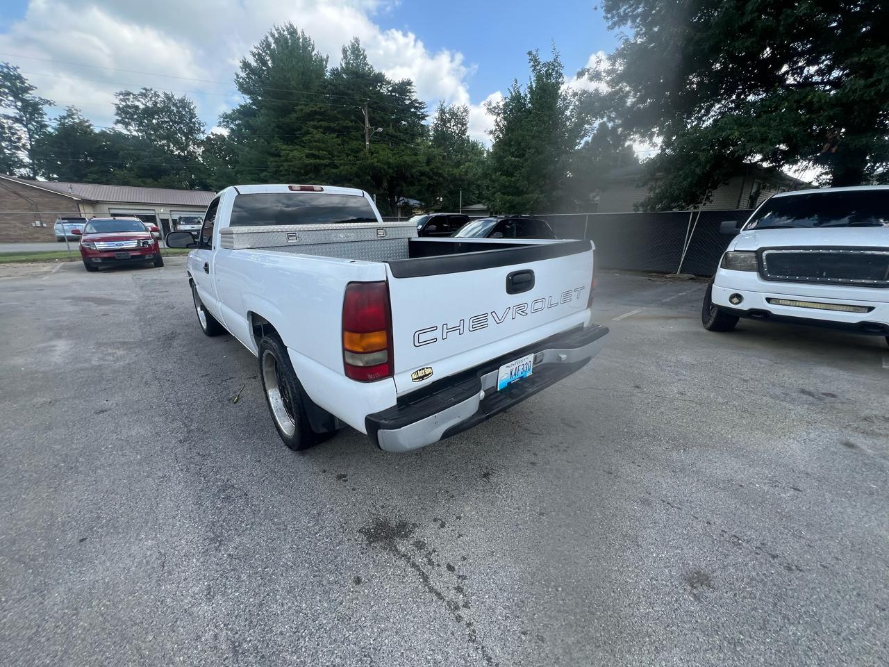 Chevrolet Silverado 1500 Reg Cab 133.0" WB 2000