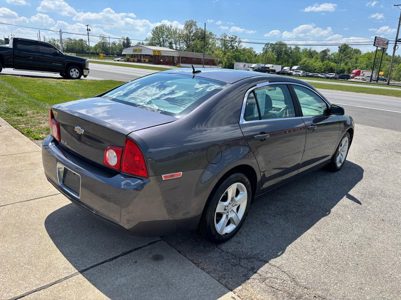 Chevrolet Malibu 4dr Sdn LS w/1LS 2010