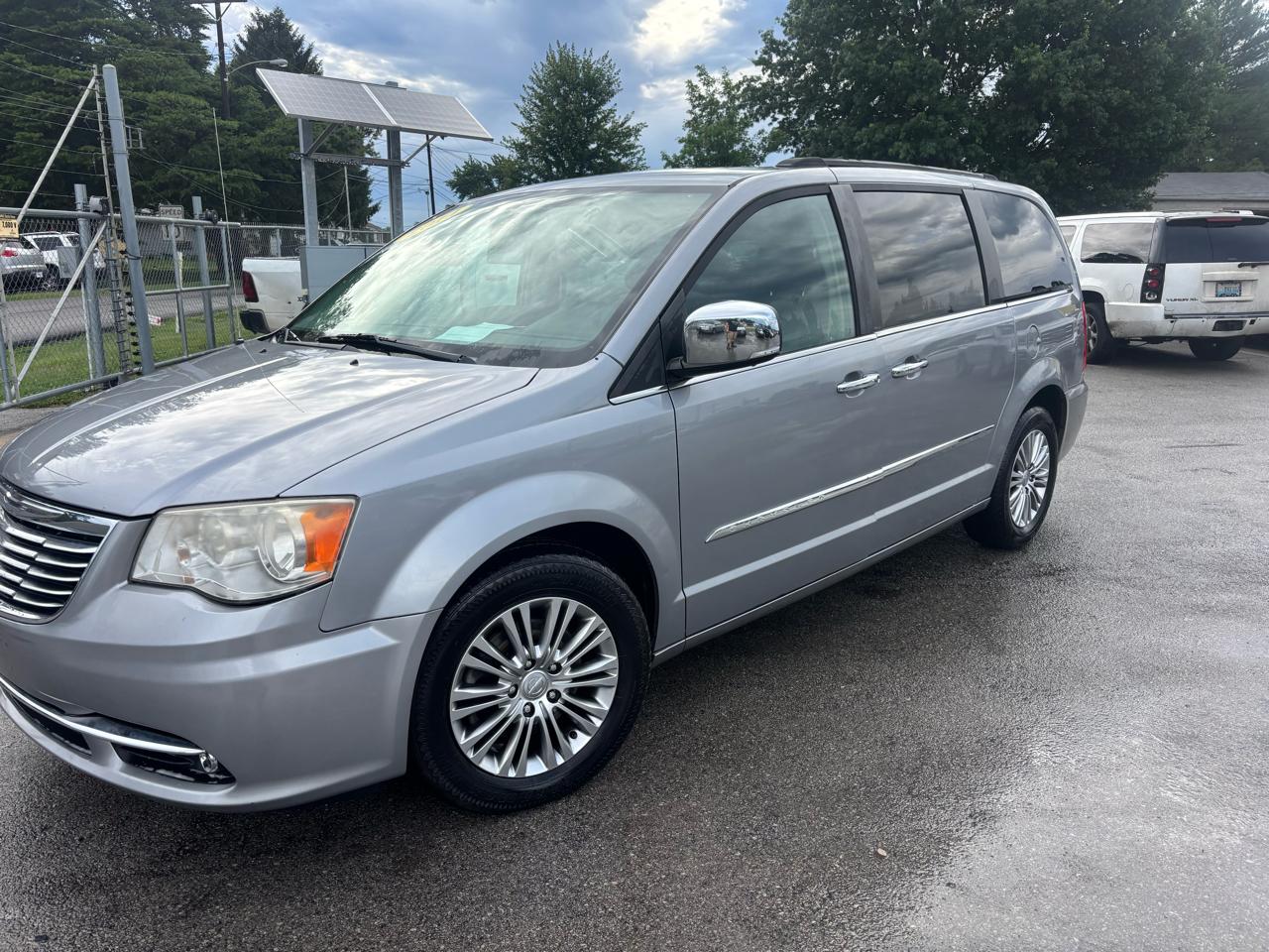 2014 Chrysler Town & Country 4dr Wgn Touring-L