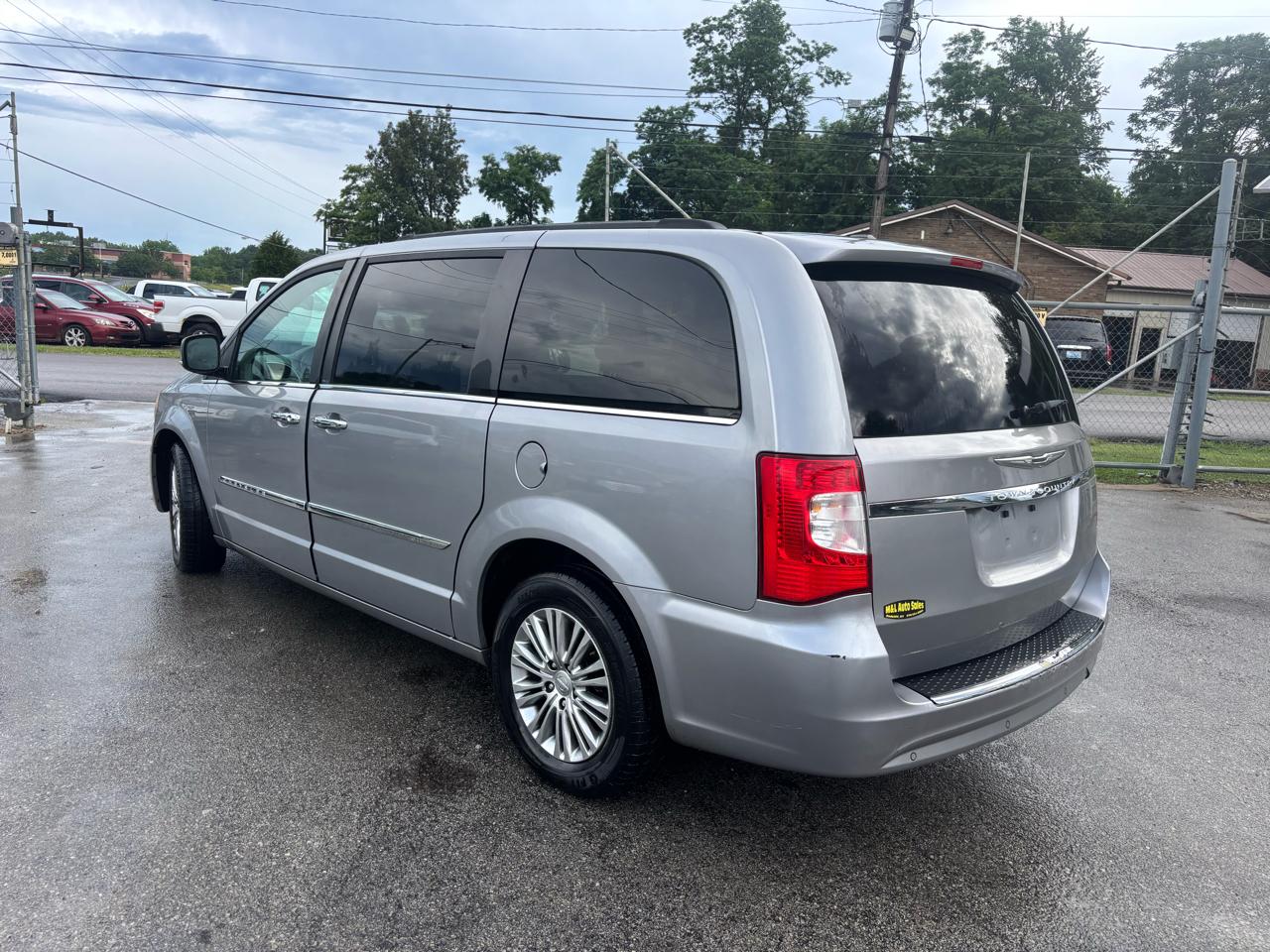 Chrysler Town & Country 4dr Wgn Touring-L 2014