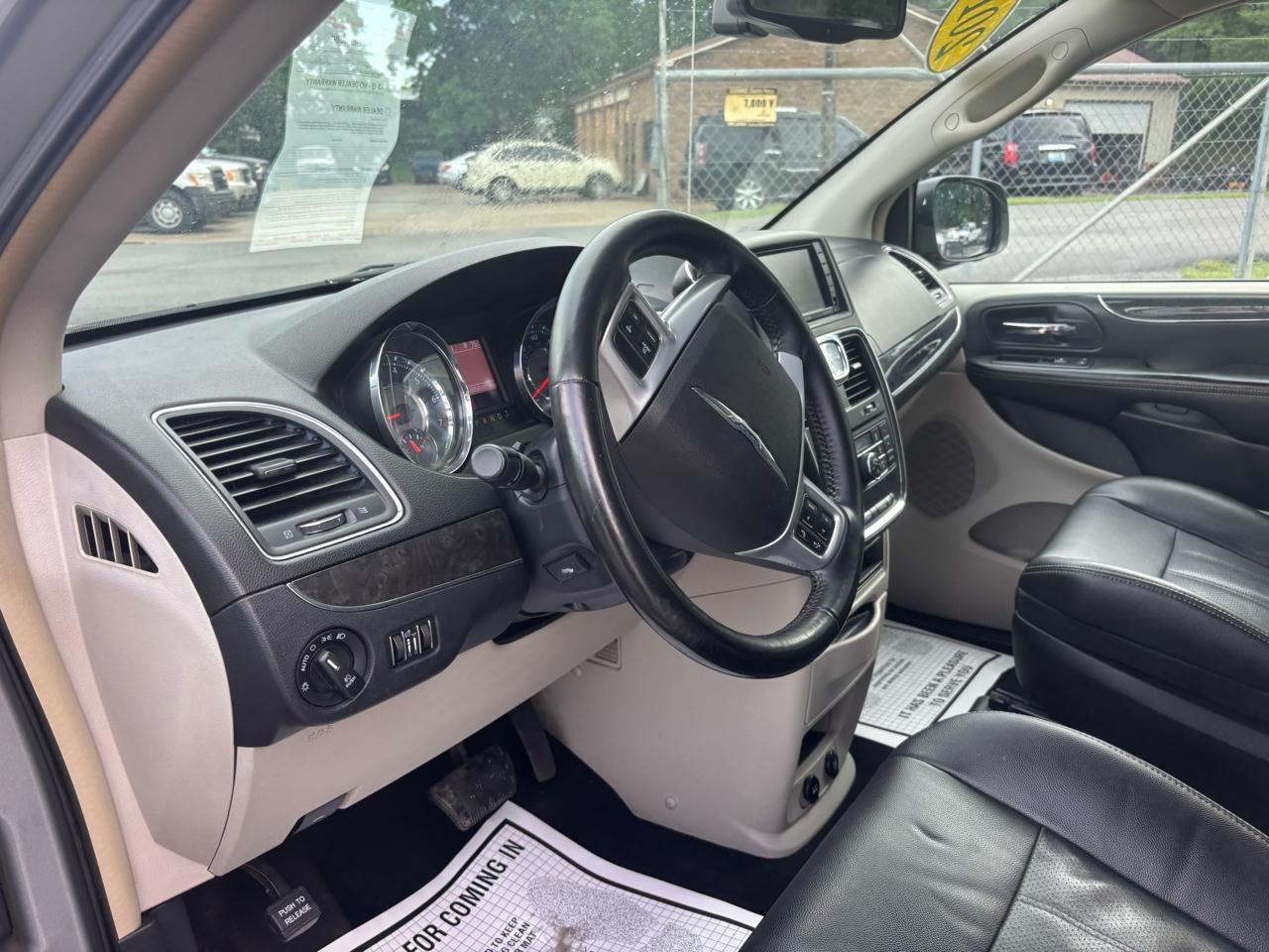 Chrysler Town & Country 4dr Wgn Touring-L 2014
