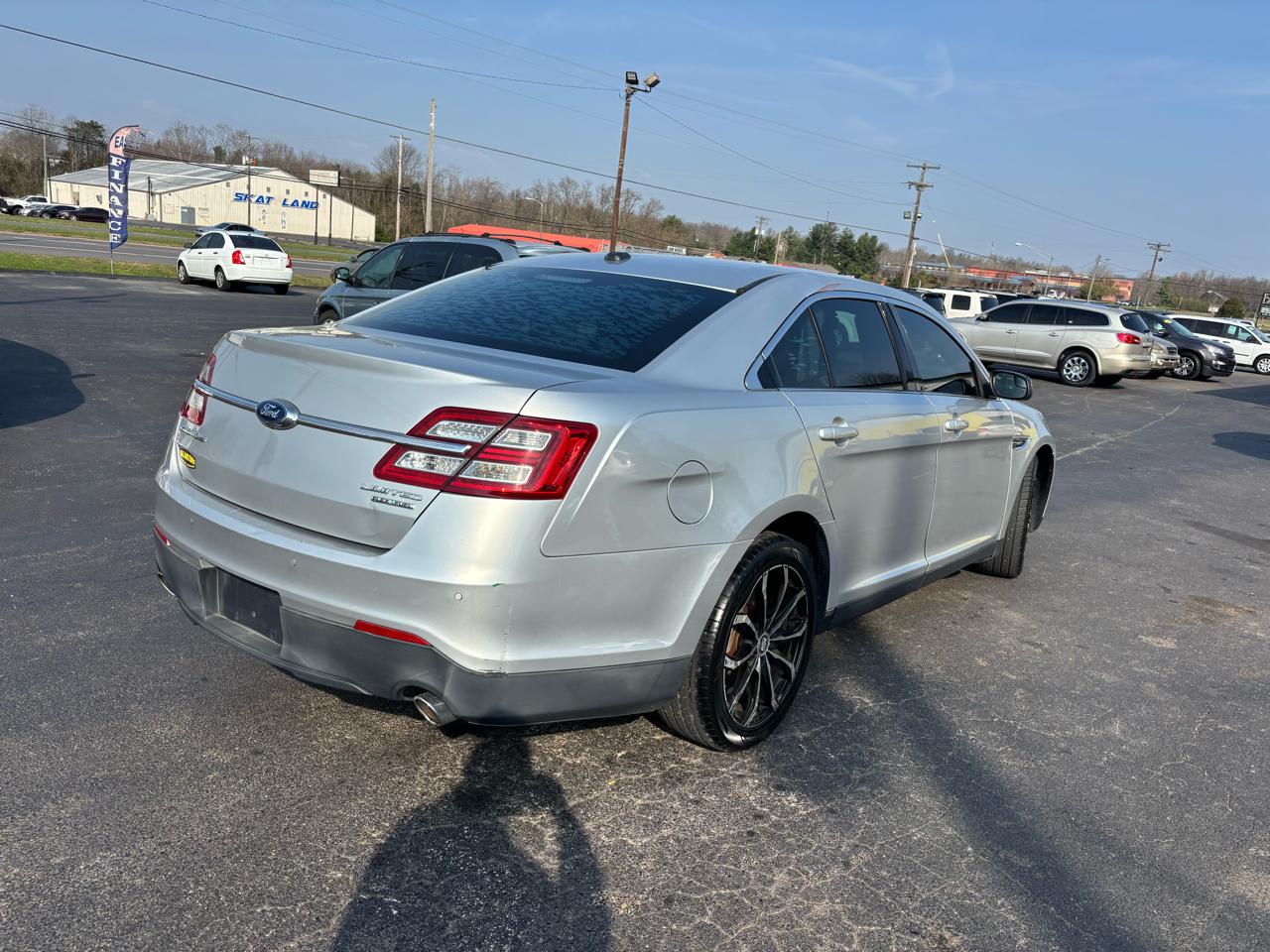 Ford Taurus 4dr Sdn Limited FWD 2015