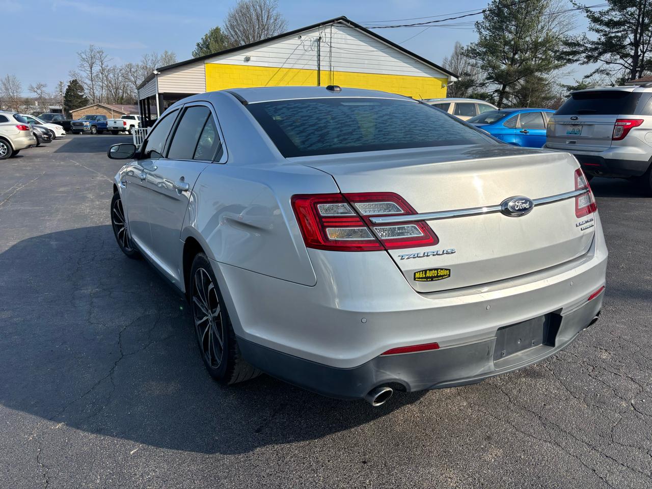 Ford Taurus 4dr Sdn Limited FWD 2015