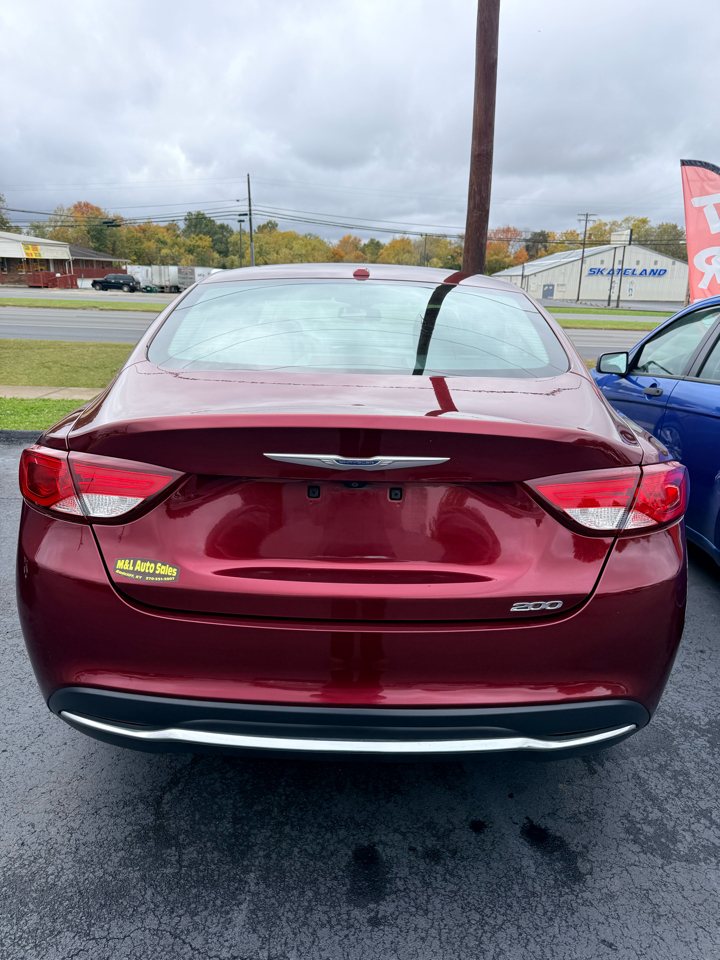 Chrysler 200 4dr Sdn Limited FWD 2015 Chrysler 200 4dr Sdn Limited FWD 2015