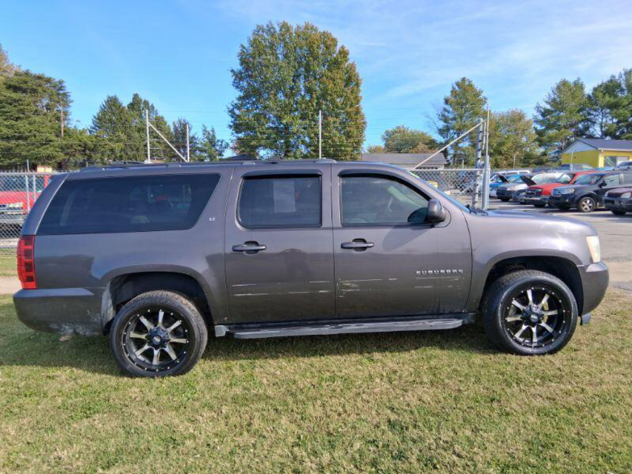 Chevrolet Suburban 4WD 4dr 1500 LT 2010 Chevrolet Suburban 4WD 4dr 1500 LT 2010