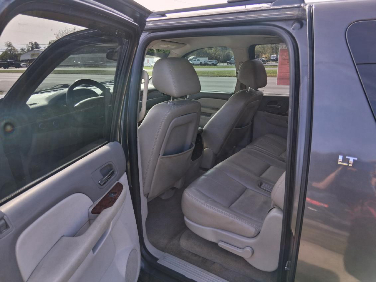 Chevrolet Suburban 4WD 4dr 1500 LT 2010 Chevrolet Suburban 4WD 4dr 1500 LT 2010