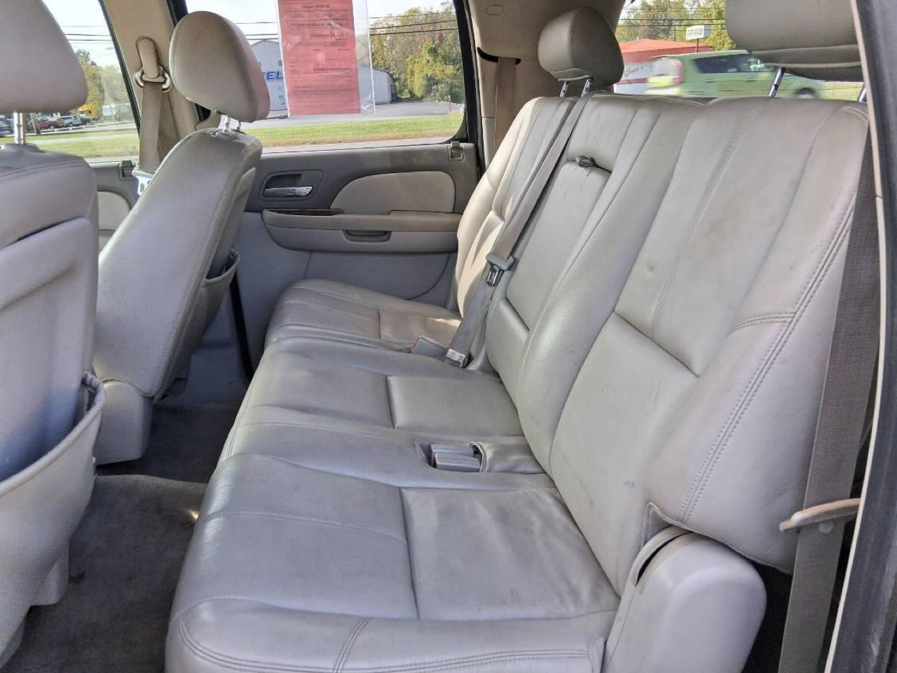 Chevrolet Suburban 4WD 4dr 1500 LT 2010 Chevrolet Suburban 4WD 4dr 1500 LT 2010