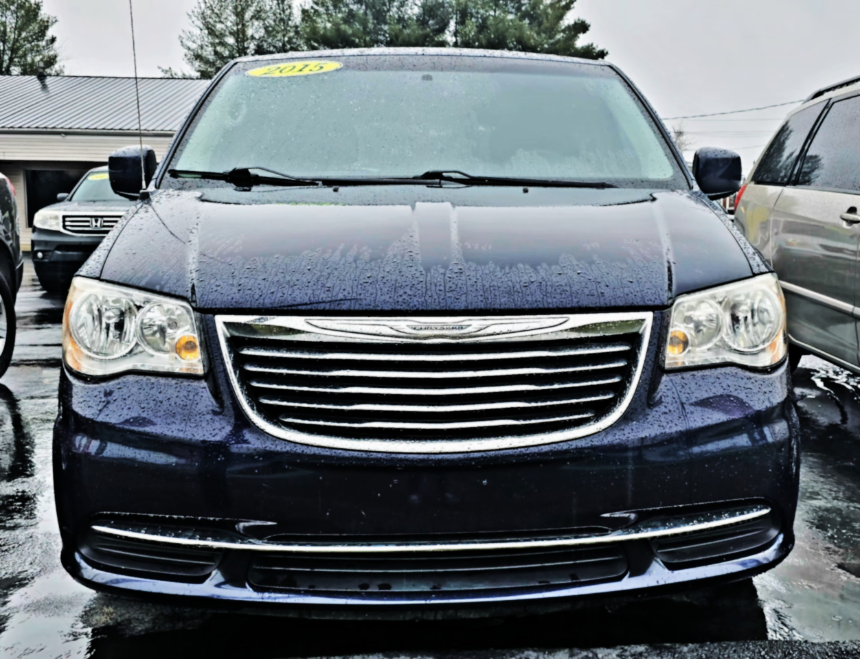 2015 Chrysler Town & Country LX's photo