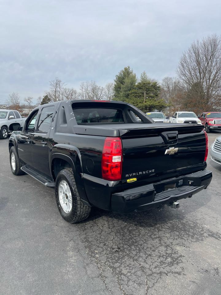 Chevrolet Avalanche 4WD Crew Cab 130" LT w/2LT 2009