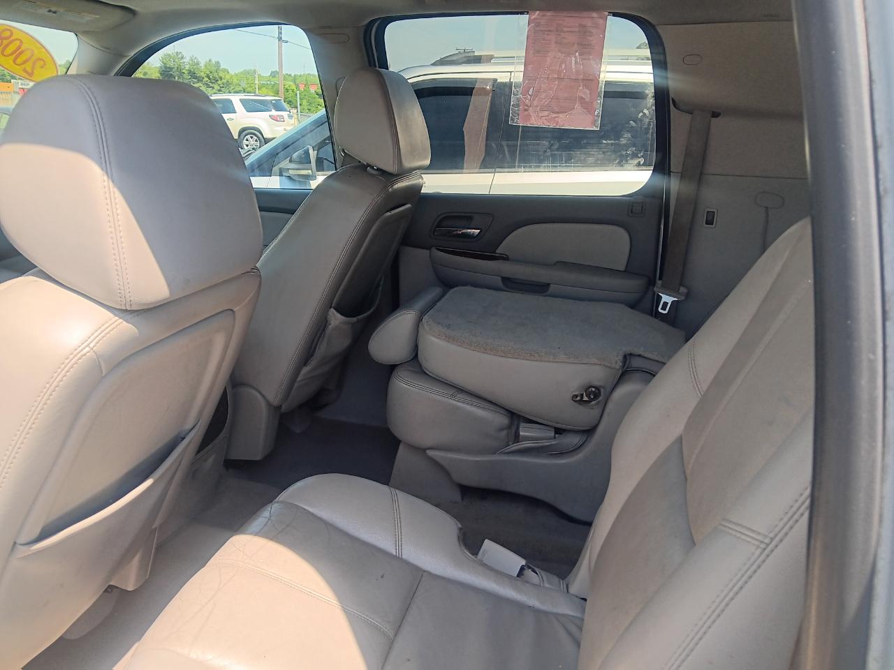 Chevrolet Suburban 4WD 4dr 1500 LTZ 2008