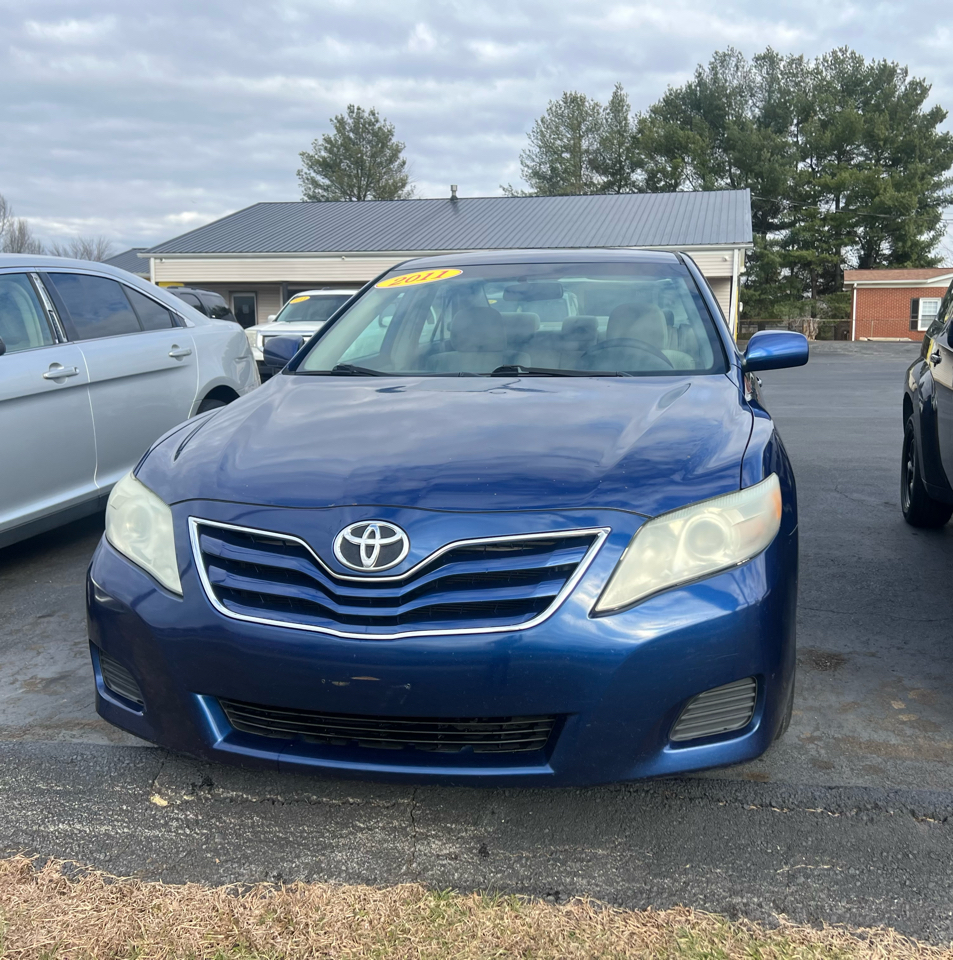 Toyota Camry 4dr Sdn I4 Man LE (Natl) 2011