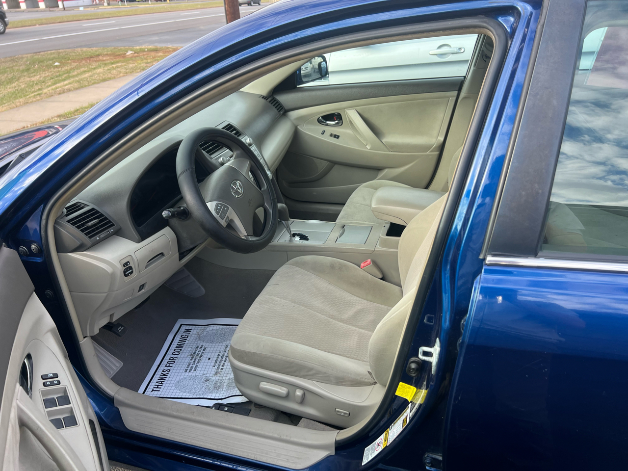 Toyota Camry 4dr Sdn I4 Man LE (Natl) 2011