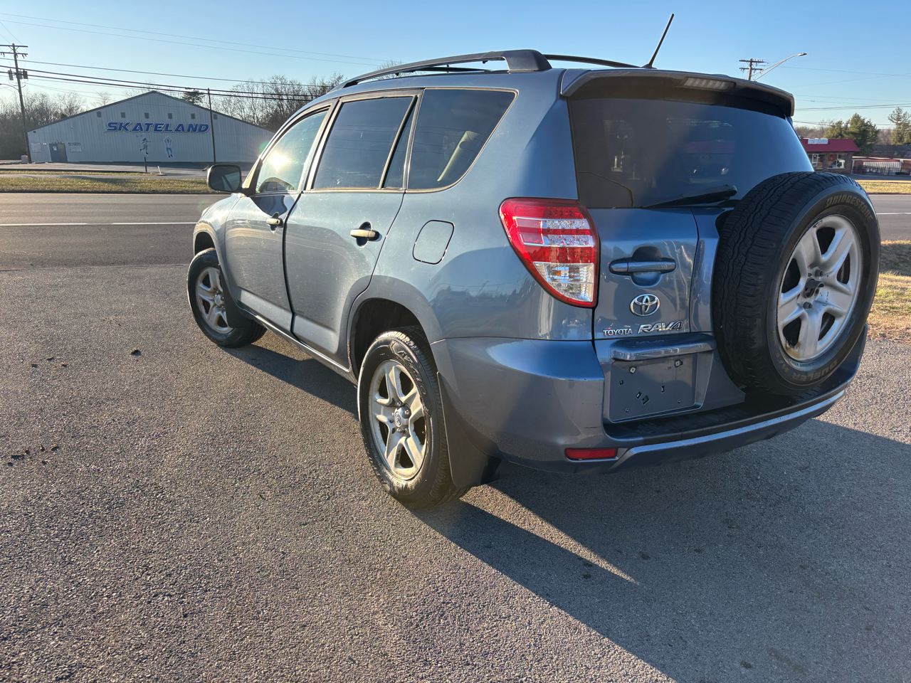 Toyota RAV4 4WD 4dr 4-cyl 4-Spd AT (Natl) 2010
