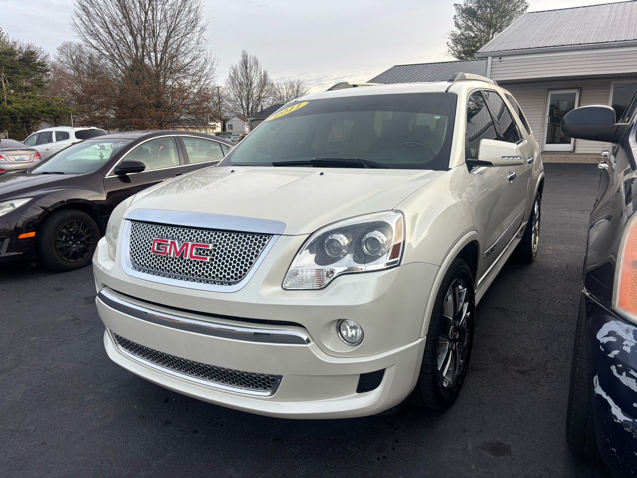 GMC Acadia AWD 4dr Denali 2011