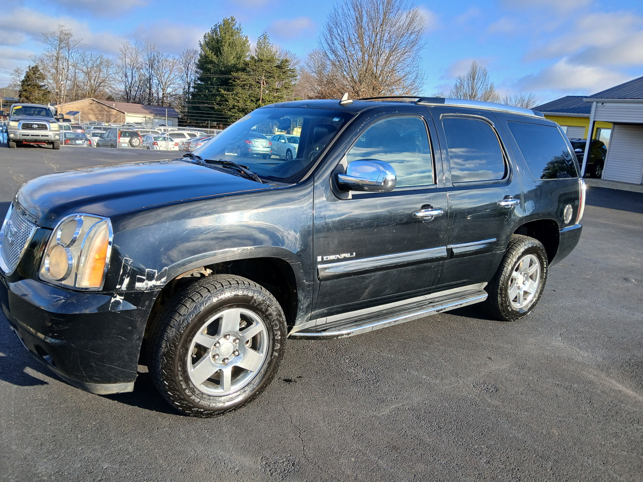 GMC Yukon Denali AWD 4dr 2007