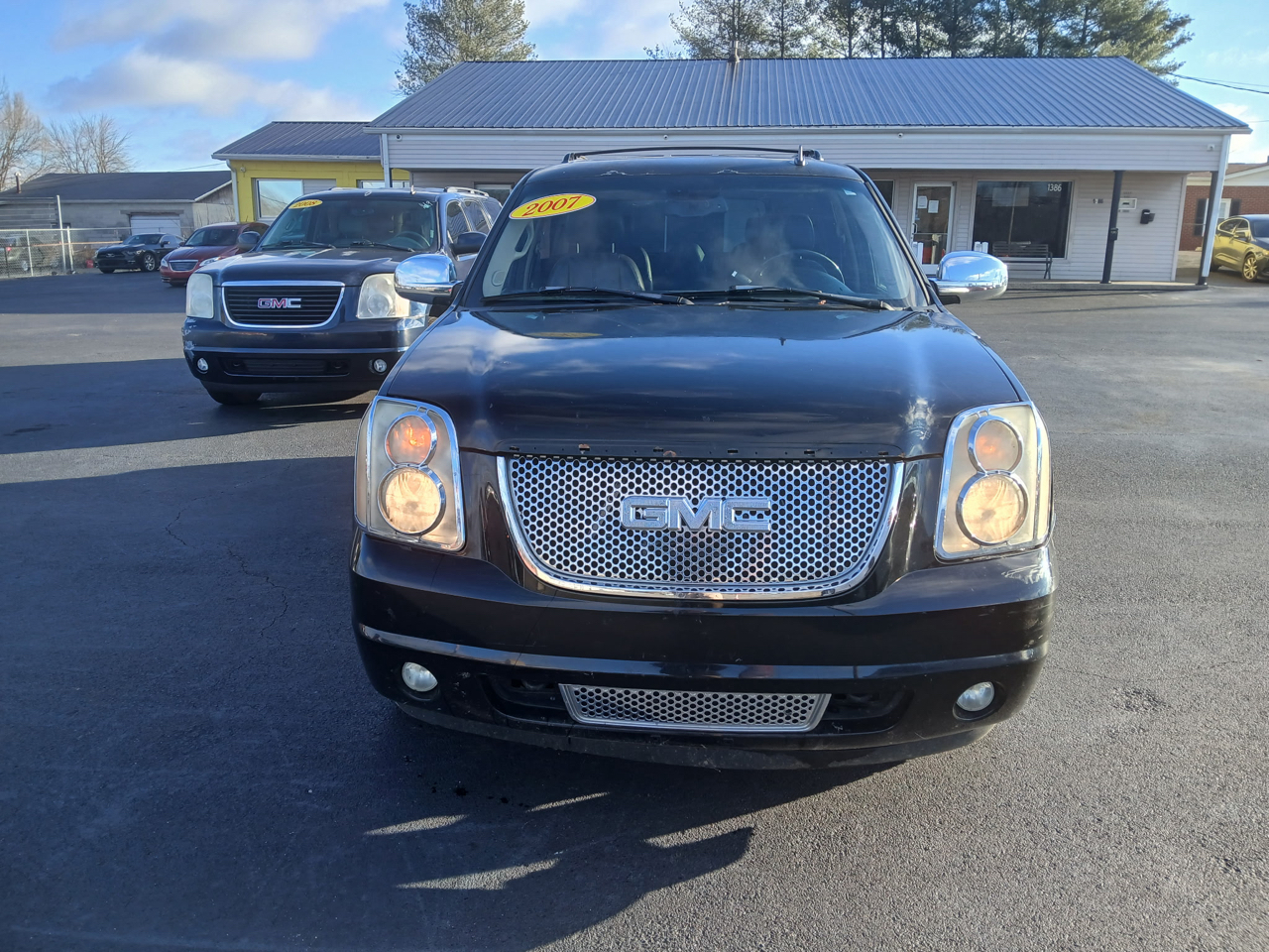 GMC Yukon Denali AWD 4dr 2007