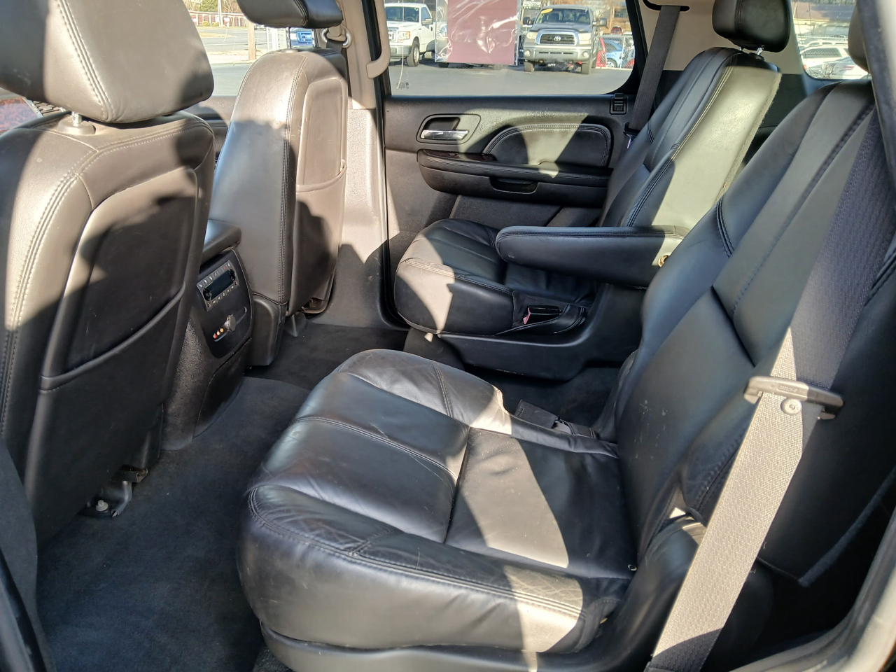 GMC Yukon Denali AWD 4dr 2007