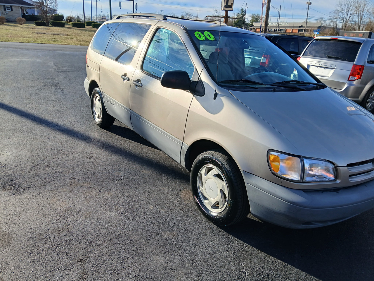 Toyota Sienna 5dr LE 2000