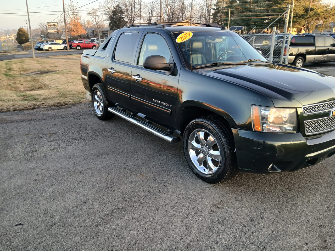 Chevrolet Avalanche 4WD Crew Cab LT 2013