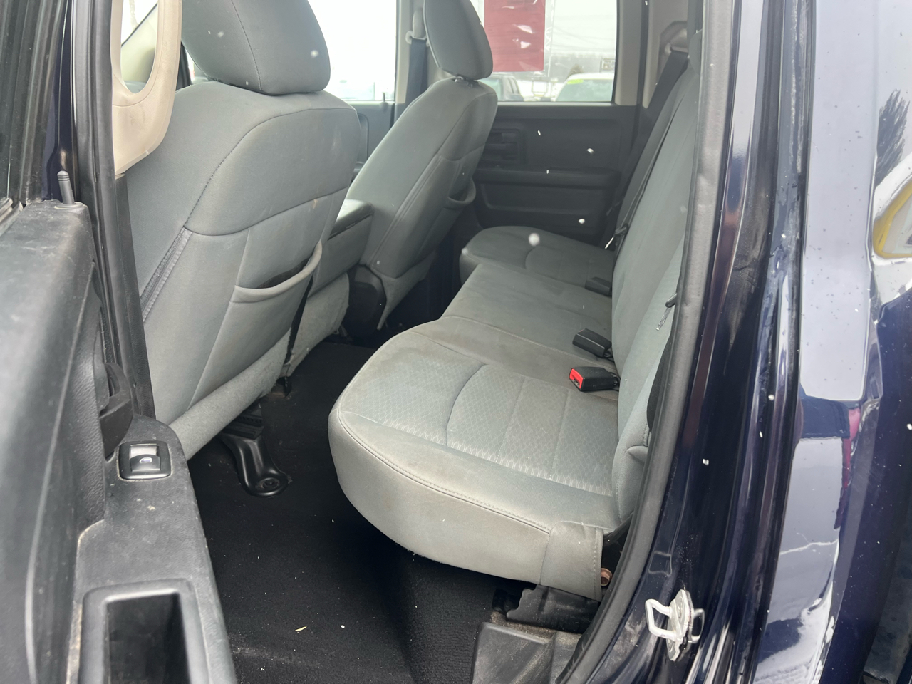 RAM 1500 2WD Quad Cab 140.5" Tradesman 2013