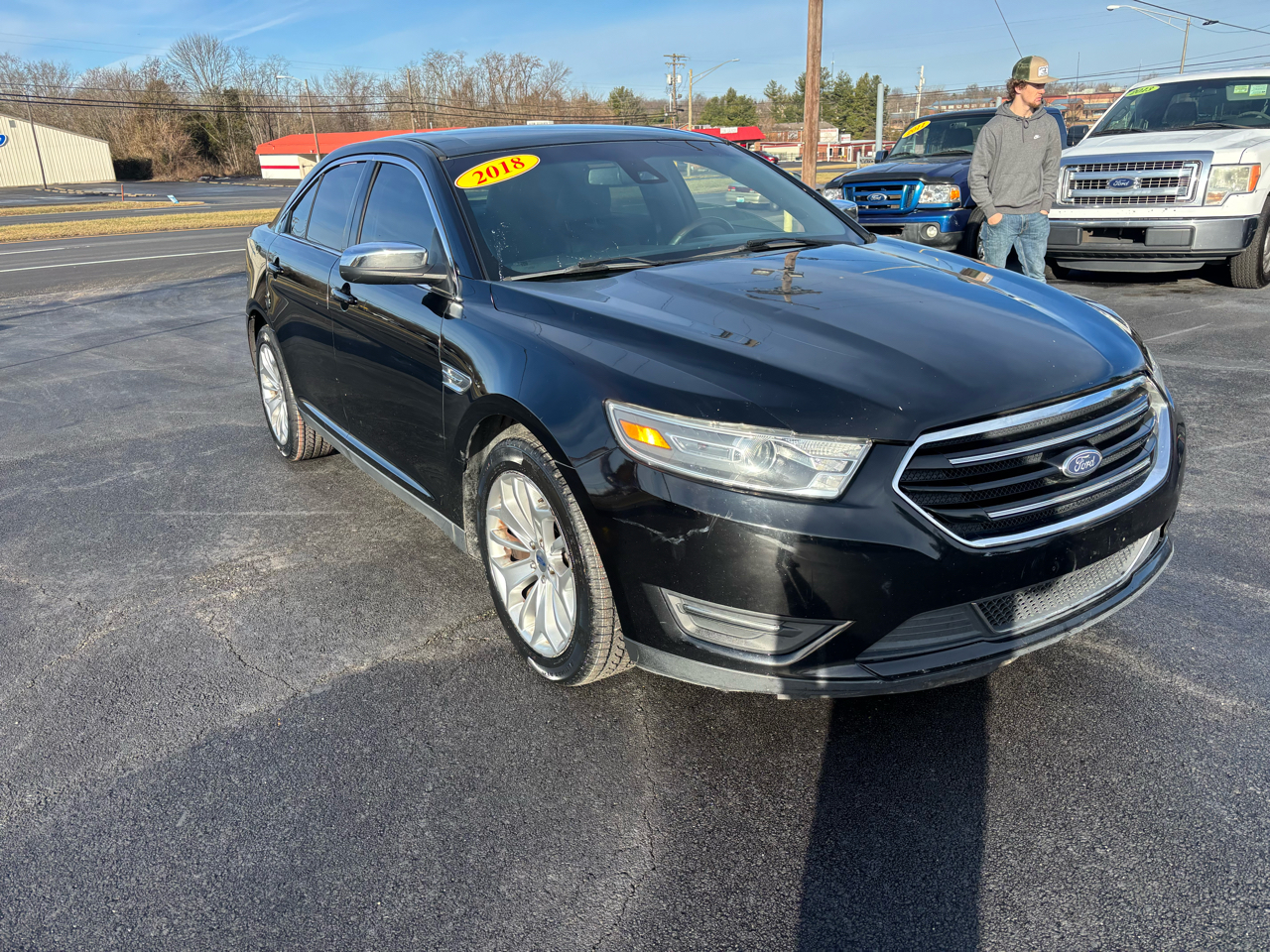 Ford Taurus Limited FWD 2018