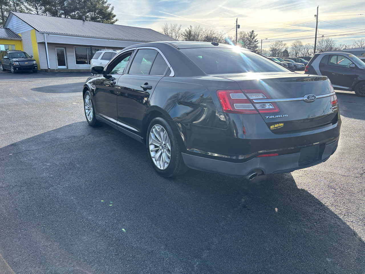 Ford Taurus Limited FWD 2018