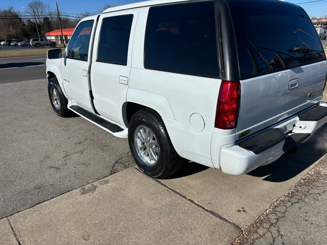 Cadillac Escalade 4dr 4WD 1999