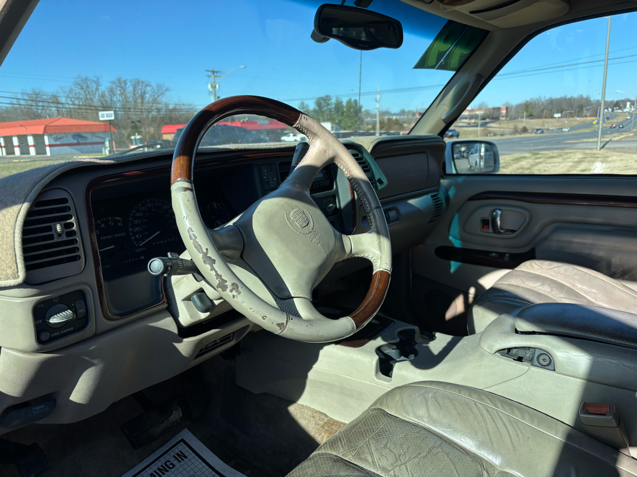 Cadillac Escalade 4dr 4WD 1999