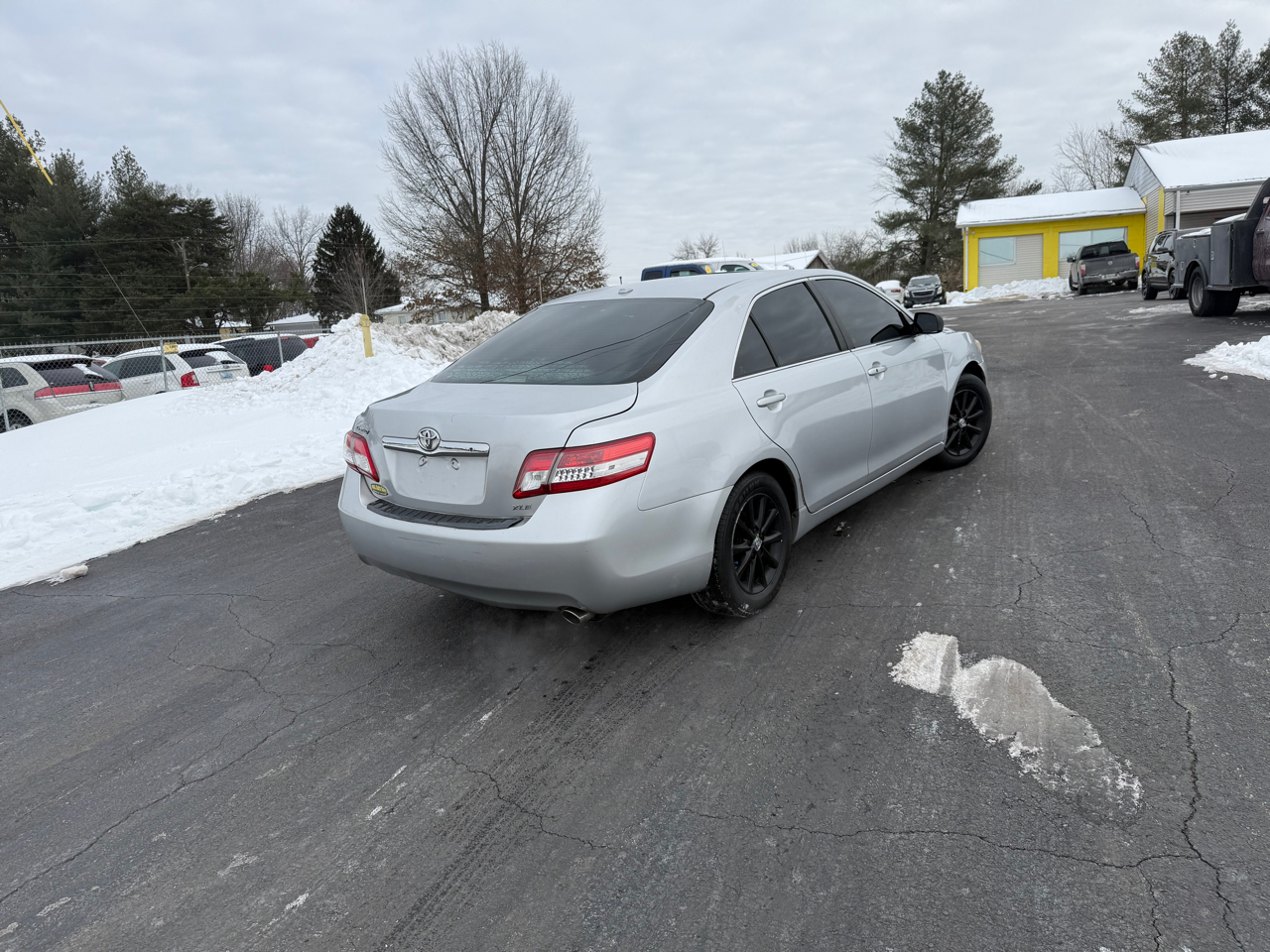 Toyota Camry 4dr Sdn I4 Man (Natl) 2010
