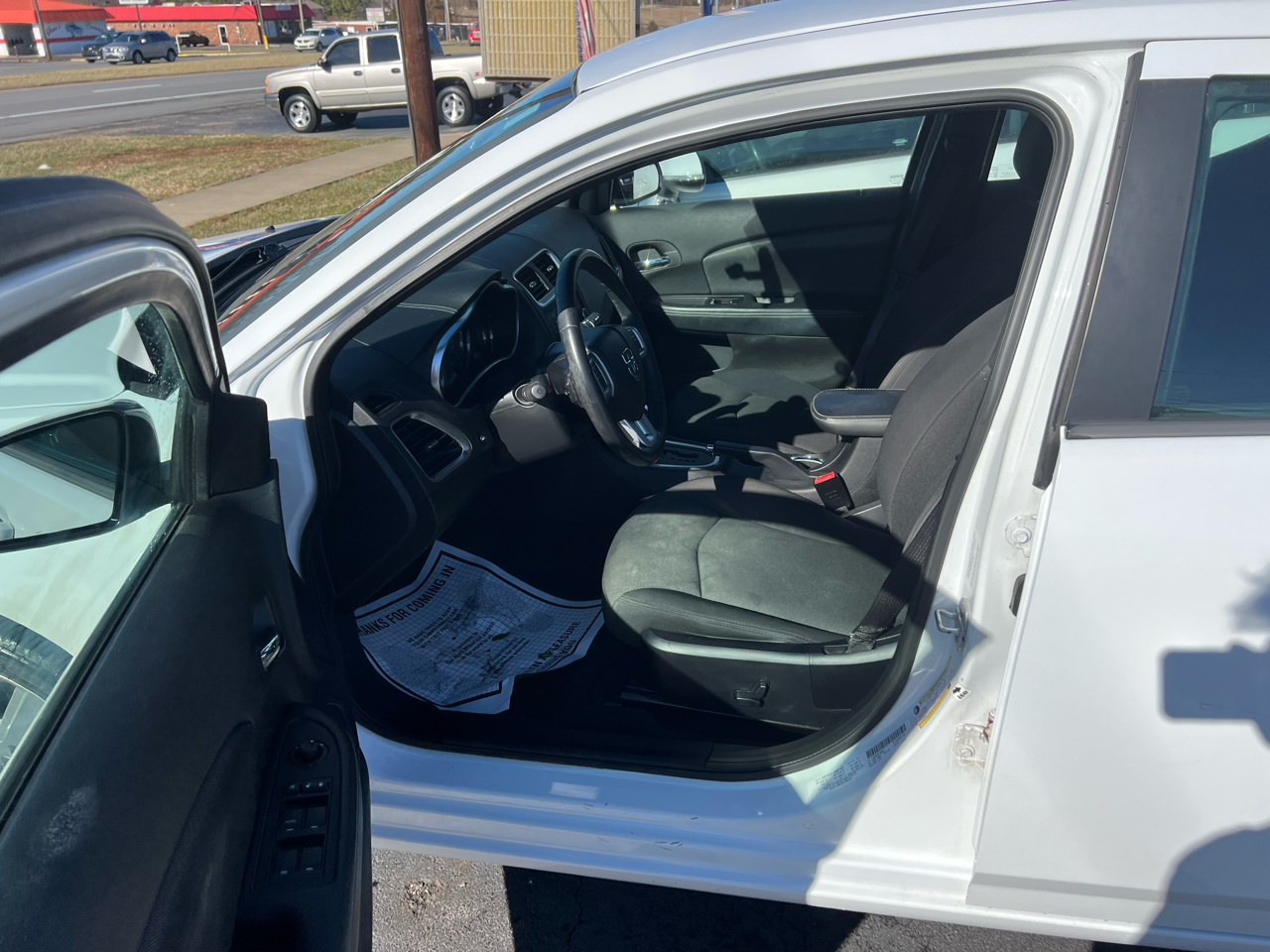 Dodge Avenger 4dr Sdn SXT 2012