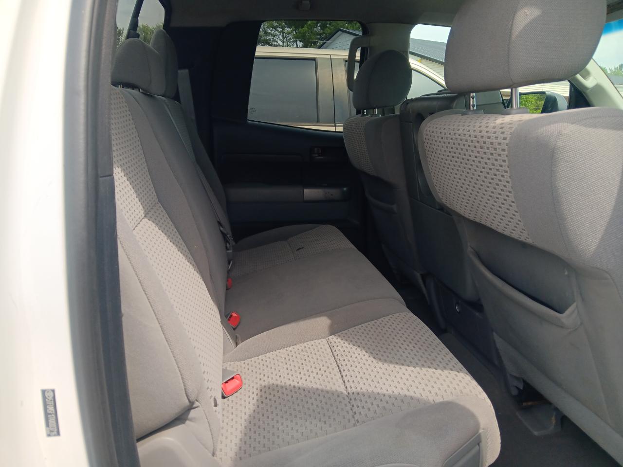Toyota Tundra 4WD Truck Dbl 4.6L V8 6-Spd AT (Natl) 2010