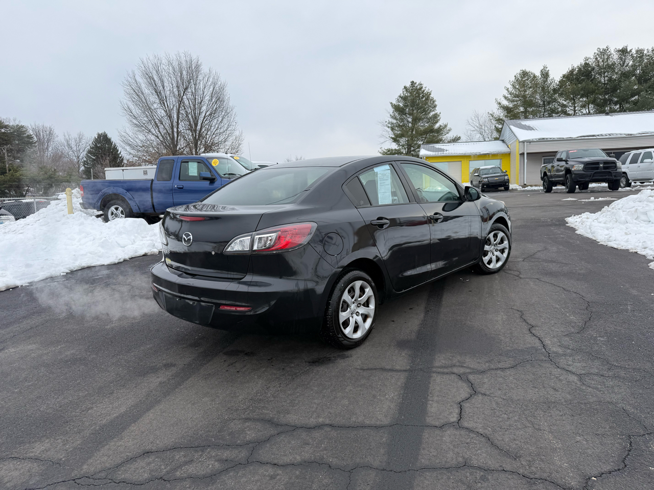 Mazda MAZDA3 4dr Sdn Auto i SV 2013