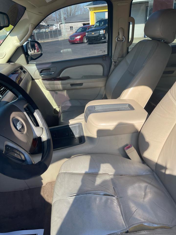 Chevrolet Suburban 4WD 4dr 1500 LT w/2LT 2009