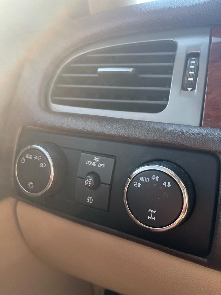 Chevrolet Suburban 4WD 4dr 1500 LT w/2LT 2009