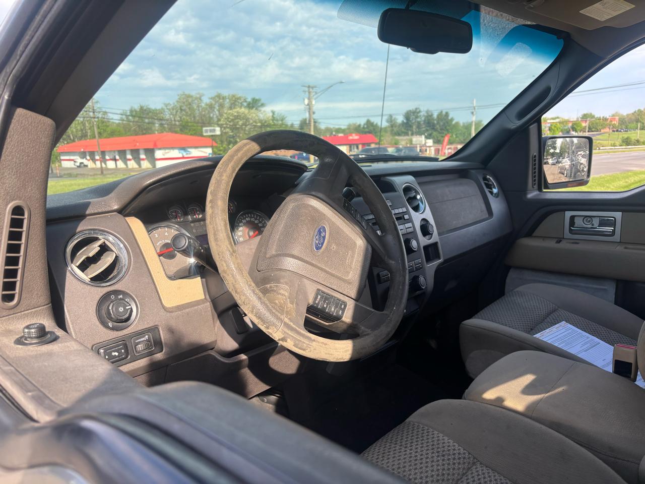 Ford F-150 2WD SuperCrew 145" XL 2010