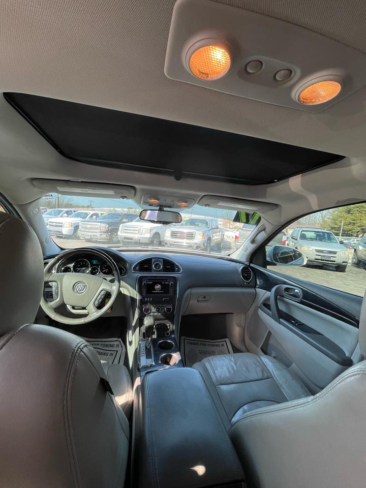 Buick Enclave FWD 4dr Leather 2017