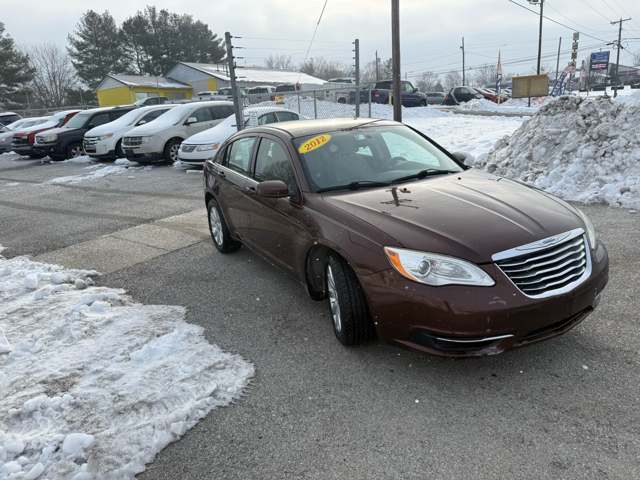 Chrysler 200 4dr Sdn Touring 2012