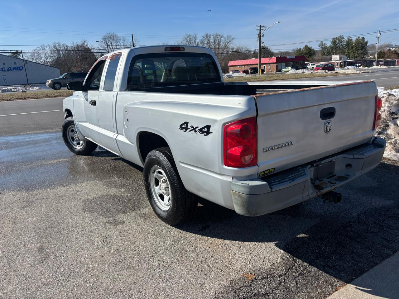 Dodge Dakota 2dr Club Cab 131 4WD ST 2006