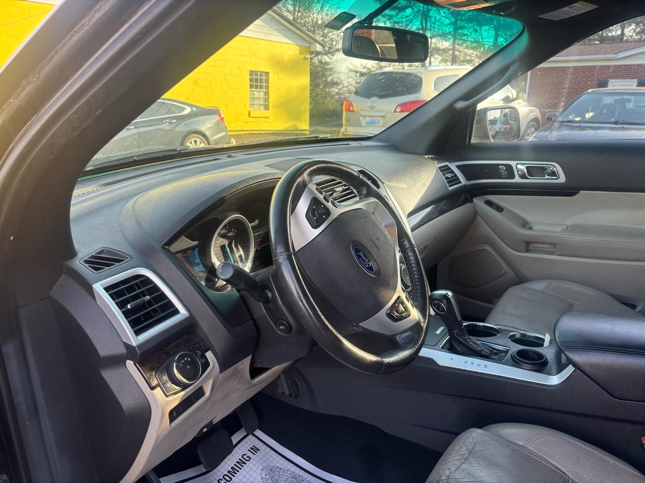 Ford Explorer FWD 4dr Limited 2012