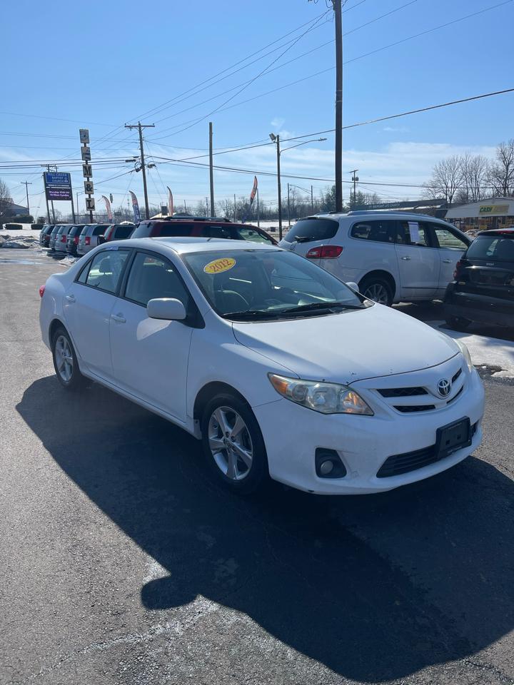 Toyota Corolla 4dr Sdn Man L (Natl) 2012