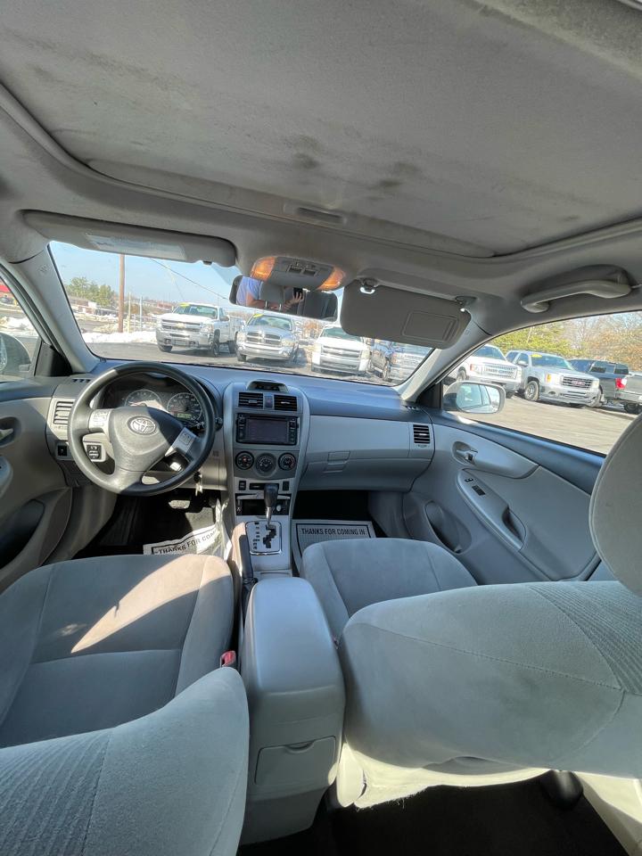 Toyota Corolla 4dr Sdn Man L (Natl) 2012