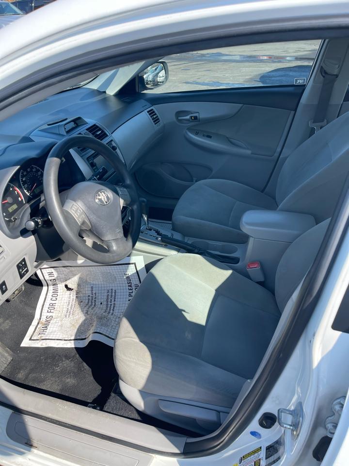 Toyota Corolla 4dr Sdn Man L (Natl) 2012