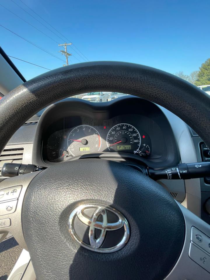 Toyota Corolla 4dr Sdn Man L (Natl) 2012