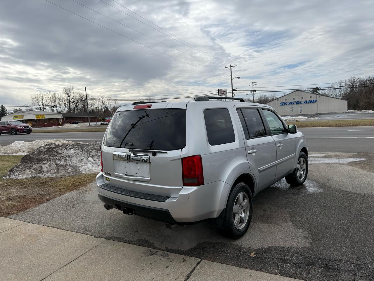 Honda Pilot 2WD 4dr EX-L w/Navi 2011